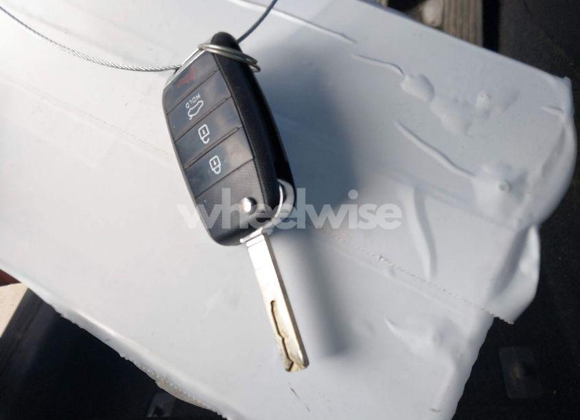 Photo 11 of 2017 Kia Optima LX (VIN 5XXGT4L30HG122077)