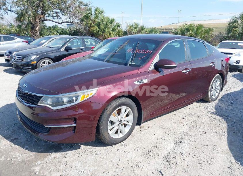 Photo 2 of 2017 Kia Optima LX (VIN 5XXGT4L30HG135072)