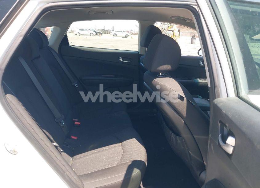 Photo 8 of 2017 Kia Optima LX (VIN 5XXGT4L30HG136559)