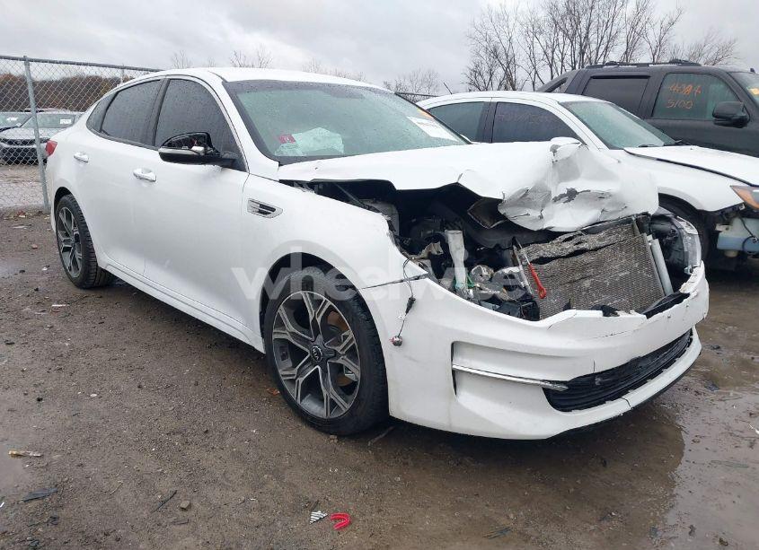 2017 Kia Optima LX (VIN 5XXGT4L30HG148596) main photo