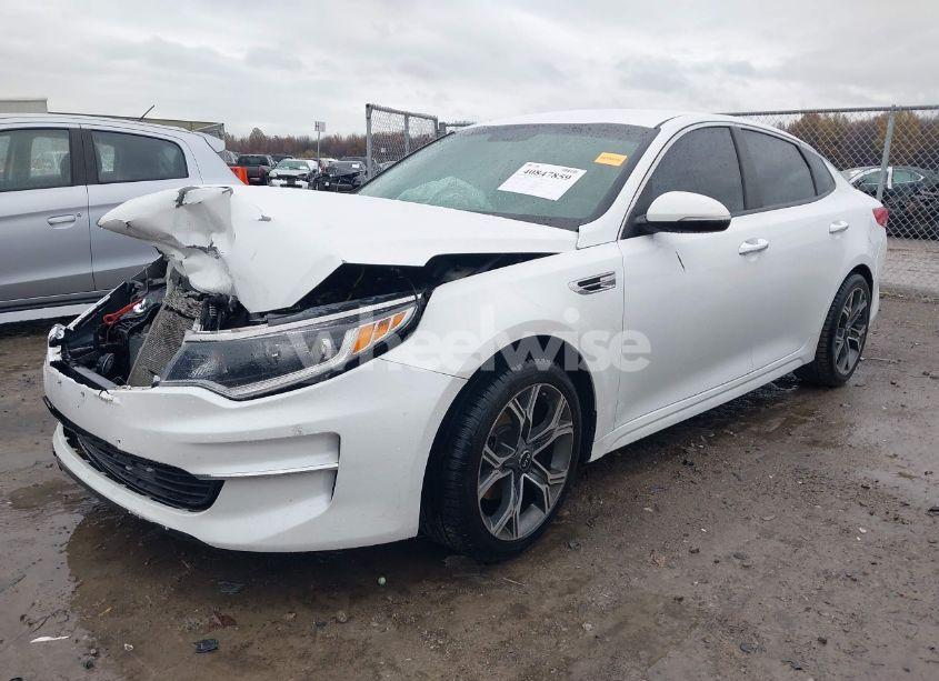 Photo 2 of 2017 Kia Optima LX (VIN 5XXGT4L30HG148596)