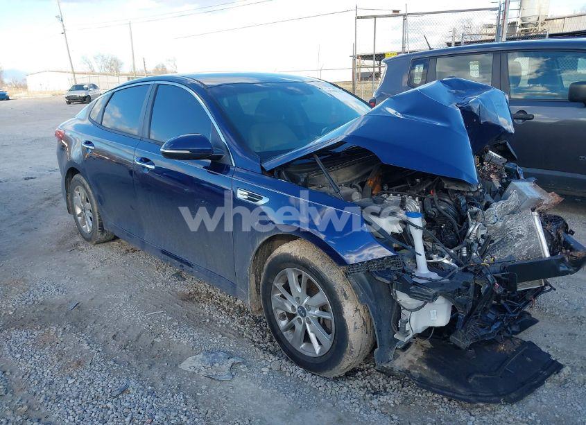 2017 Kia Optima LX (VIN 5XXGT4L30HG170176) main photo