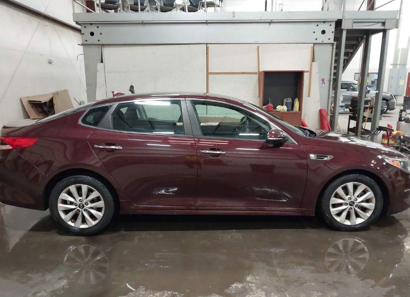 Photo 13 of 2017 Kia Optima LX (VIN 5XXGT4L30HG173255)