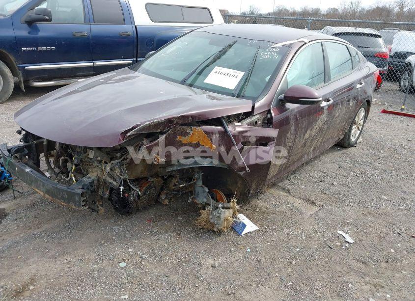 Photo 2 of 2018 Kia Optima LX (VIN 5XXGT4L30JG185640)