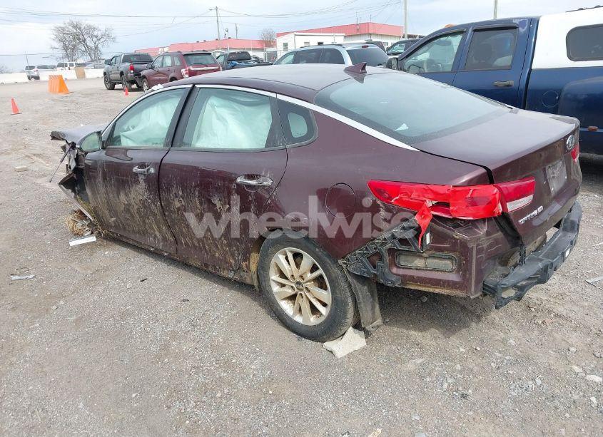 Photo 3 of 2018 Kia Optima LX (VIN 5XXGT4L30JG185640)