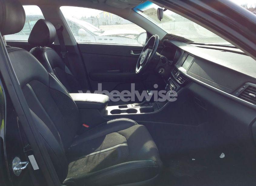 Photo 5 of 2018 Kia Optima S (VIN 5XXGT4L30JG196573)