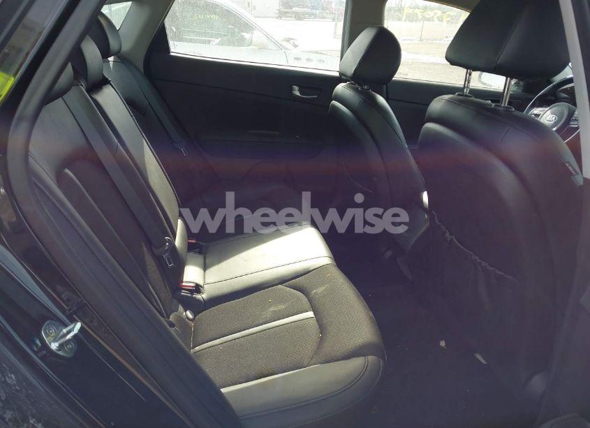 Photo 8 of 2018 Kia Optima S (VIN 5XXGT4L30JG196573)