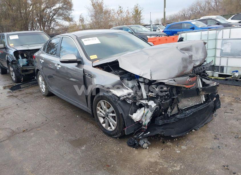 2018 Kia Optima LX (VIN 5XXGT4L30JG198002) main photo