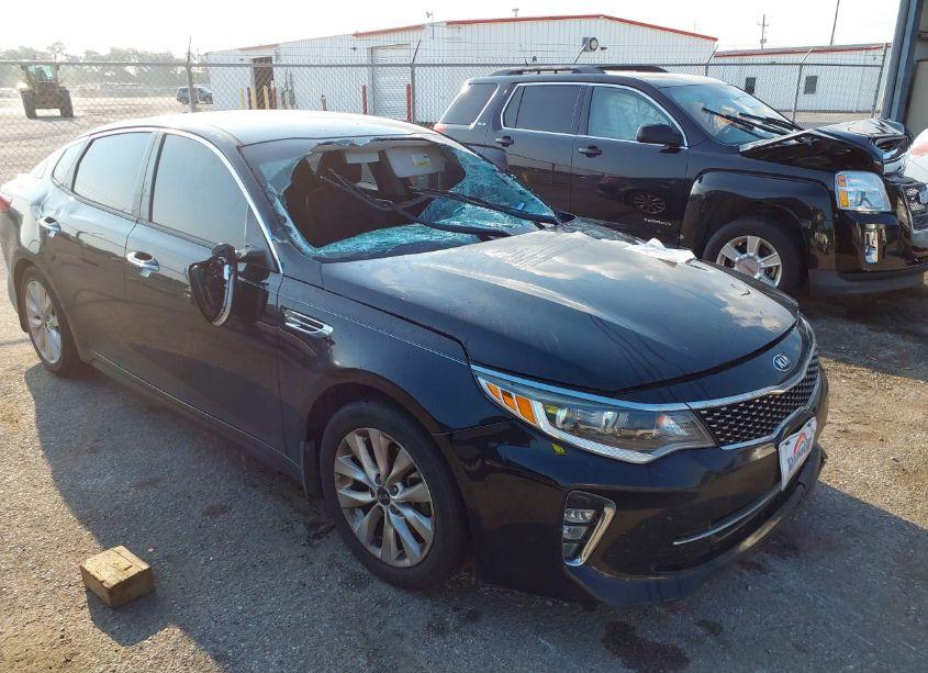 2018 Kia Optima S (VIN 5XXGT4L30JG206194) main photo