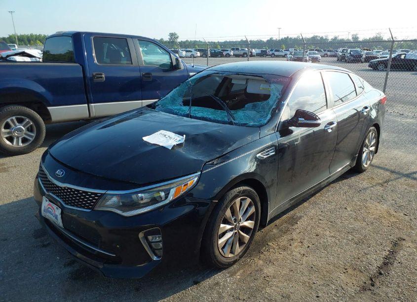 Photo 2 of 2018 Kia Optima S (VIN 5XXGT4L30JG206194)