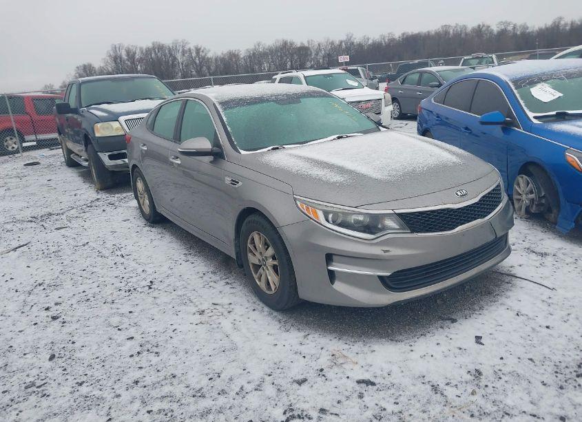 2018 Kia Optima LX (VIN 5XXGT4L30JG207278) main photo