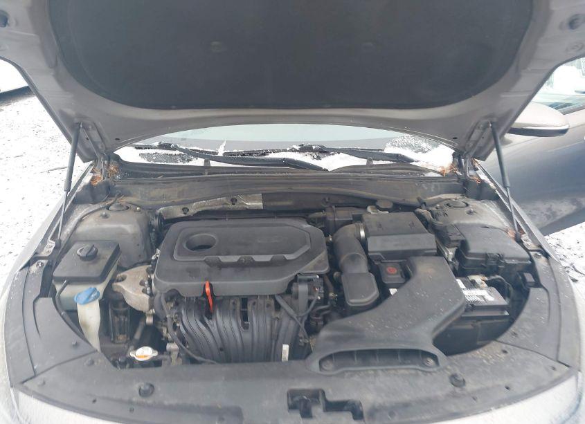 Photo 10 of 2018 Kia Optima LX (VIN 5XXGT4L30JG207278)
