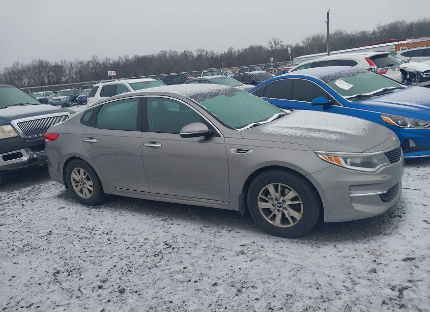 Photo 13 of 2018 Kia Optima LX (VIN 5XXGT4L30JG207278)