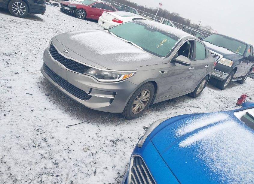 Photo 2 of 2018 Kia Optima LX (VIN 5XXGT4L30JG207278)