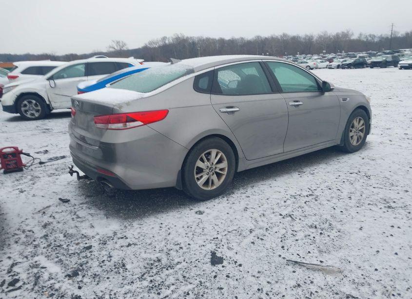 Photo 4 of 2018 Kia Optima LX (VIN 5XXGT4L30JG207278)