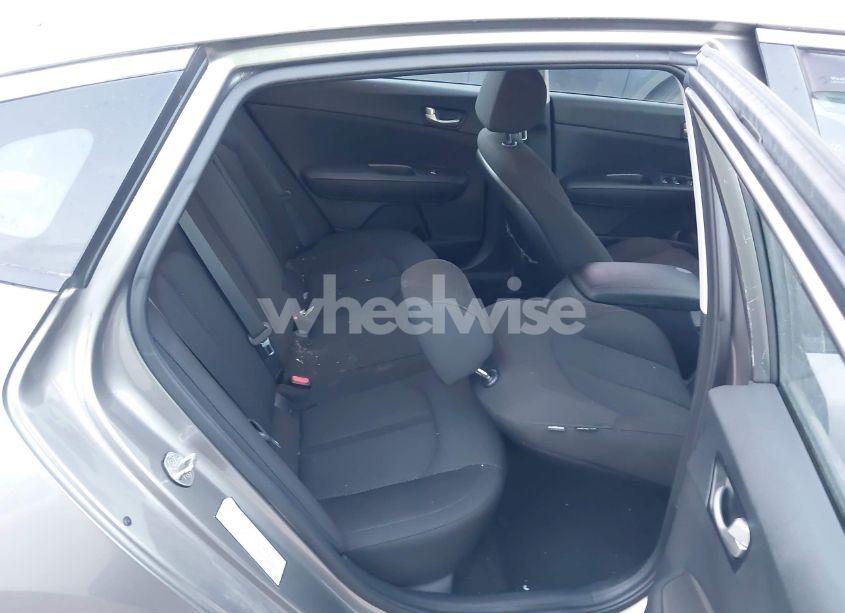 Photo 8 of 2018 Kia Optima LX (VIN 5XXGT4L30JG222489)