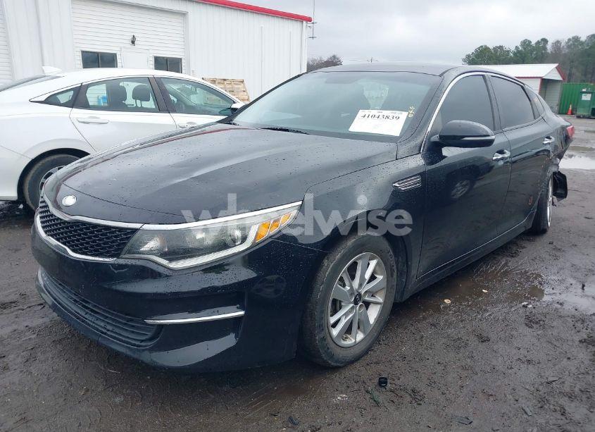 Photo 2 of 2018 Kia Optima LX (VIN 5XXGT4L30JG222699)