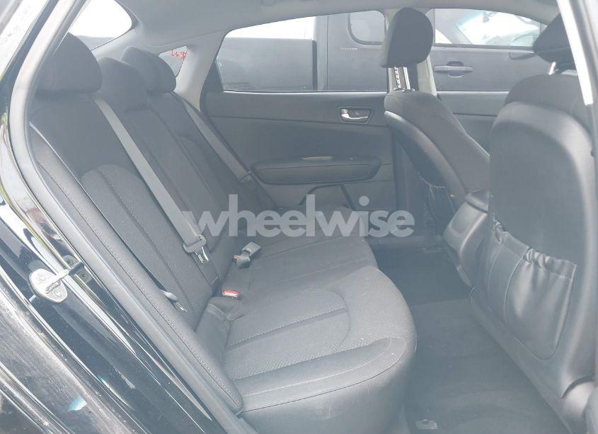 Photo 8 of 2018 Kia Optima LX (VIN 5XXGT4L30JG222699)