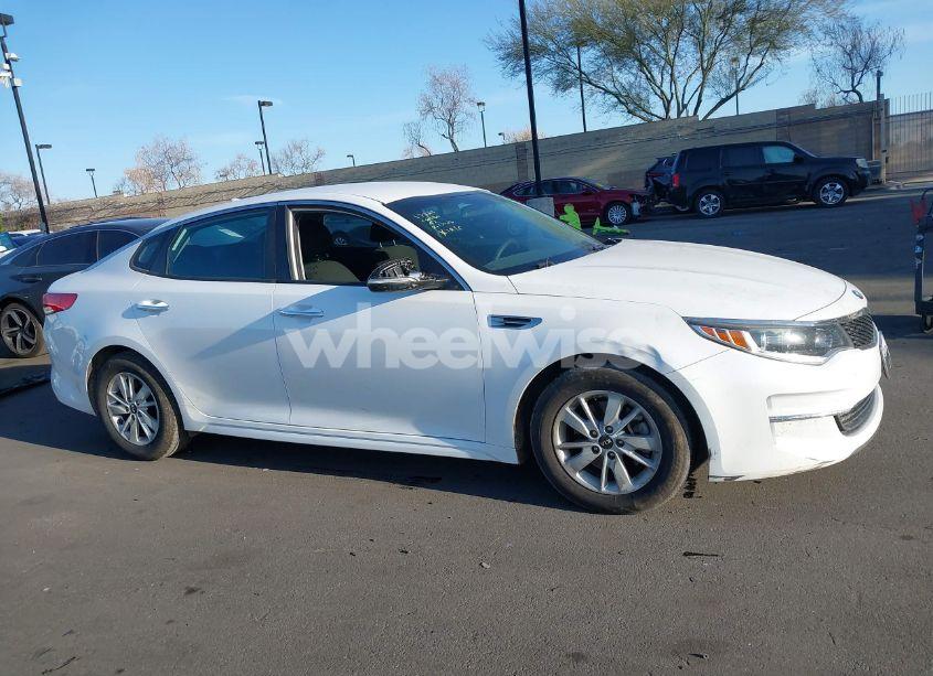 Photo 13 of 2018 Kia Optima LX (VIN 5XXGT4L30JG229328)