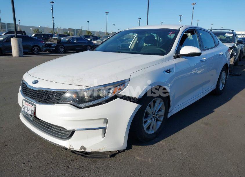 Photo 2 of 2018 Kia Optima LX (VIN 5XXGT4L30JG229328)