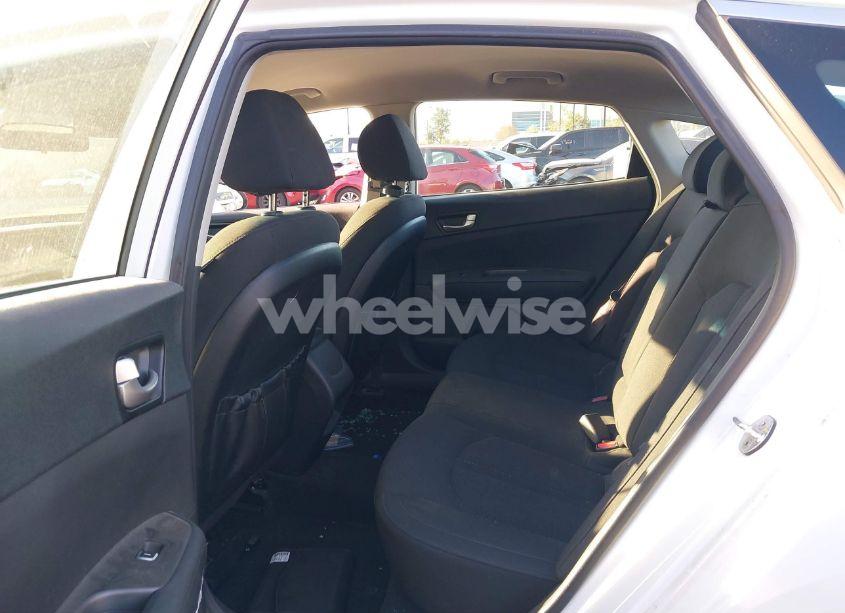 Photo 8 of 2018 Kia Optima LX (VIN 5XXGT4L30JG229328)