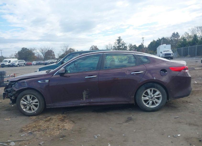 Photo 14 of 2018 Kia Optima LX (VIN 5XXGT4L30JG232570)