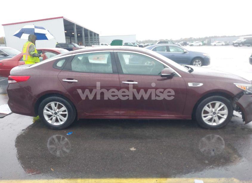 Photo 13 of 2018 Kia Optima LX (VIN 5XXGT4L30JG232584)