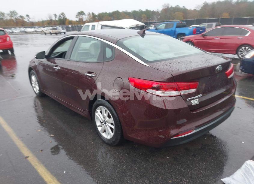 Photo 3 of 2018 Kia Optima LX (VIN 5XXGT4L30JG232584)