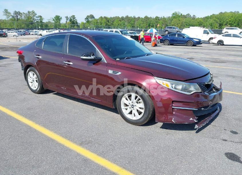 2018 Kia Optima LX (VIN 5XXGT4L30JG250681) main photo
