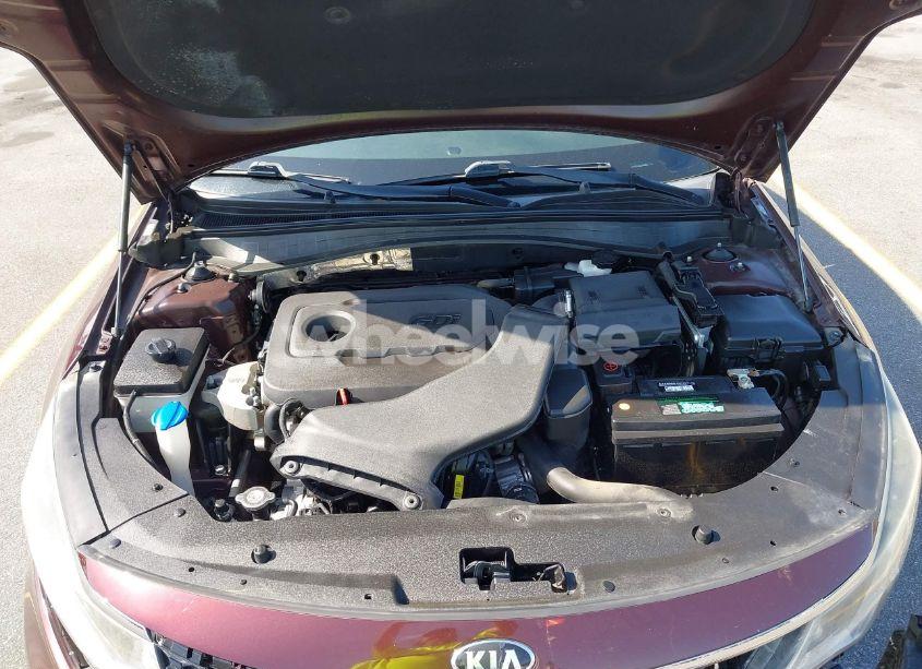 Photo 10 of 2018 Kia Optima LX (VIN 5XXGT4L30JG250681)