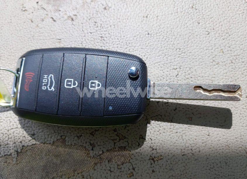 Photo 11 of 2018 Kia Optima LX (VIN 5XXGT4L30JG250681)