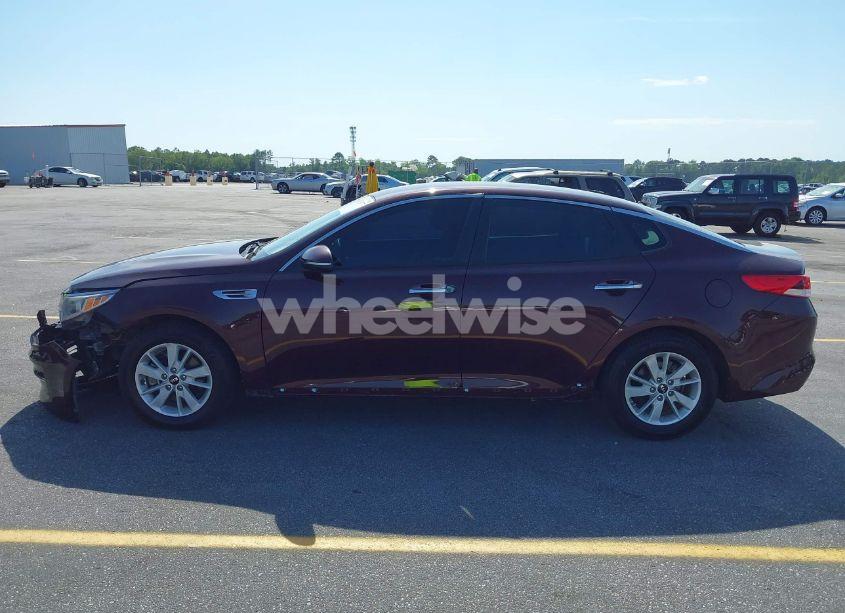 Photo 14 of 2018 Kia Optima LX (VIN 5XXGT4L30JG250681)