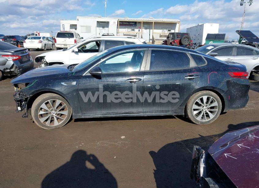 Photo 15 of 2018 Kia Optima S (VIN 5XXGT4L30JG253032)