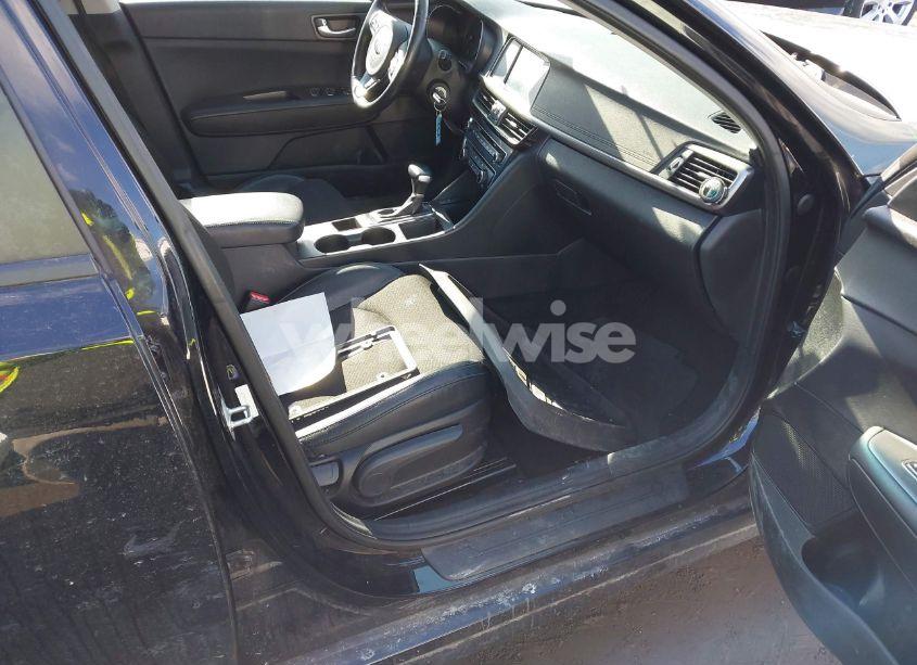 Photo 5 of 2018 Kia Optima S (VIN 5XXGT4L30JG253032)