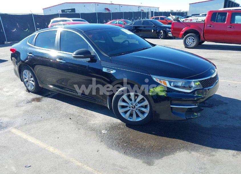 2018 Kia Optima LX (VIN 5XXGT4L30JG259719) main photo