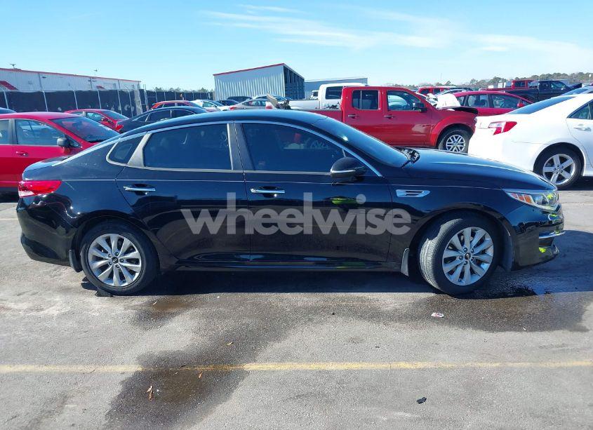 Photo 13 of 2018 Kia Optima LX (VIN 5XXGT4L30JG259719)