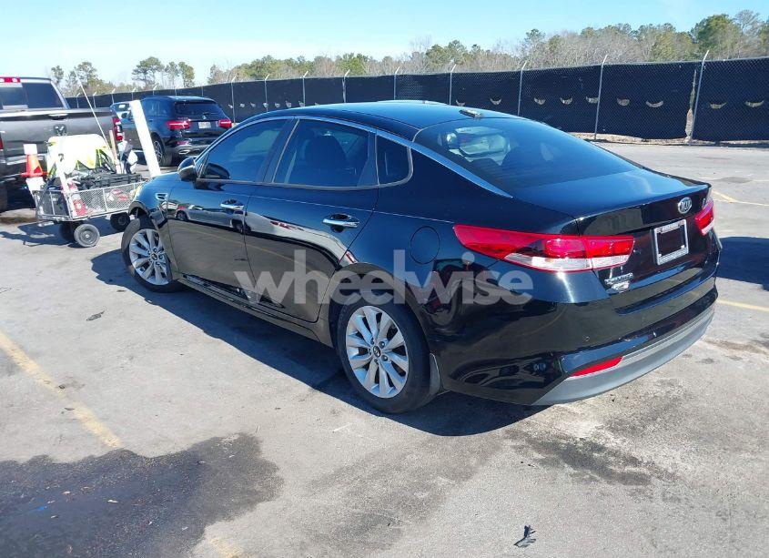 Photo 3 of 2018 Kia Optima LX (VIN 5XXGT4L30JG259719)
