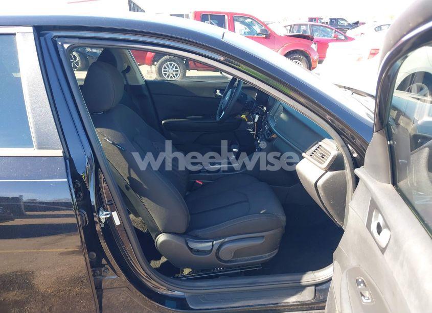 Photo 5 of 2018 Kia Optima LX (VIN 5XXGT4L30JG259719)