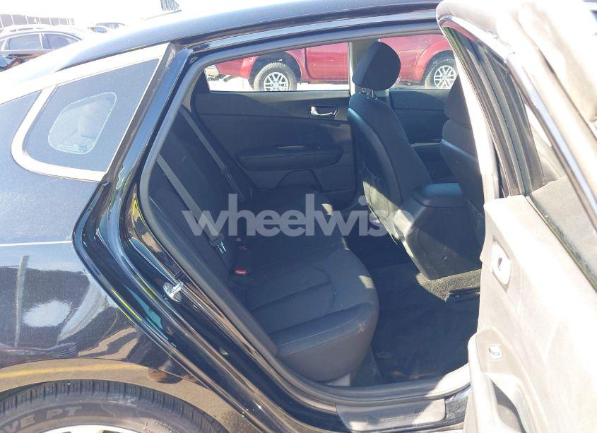 Photo 8 of 2018 Kia Optima LX (VIN 5XXGT4L30JG259719)