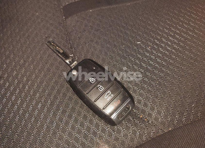 Photo 11 of 2018 Kia Optima LX (VIN 5XXGT4L30JG263690)