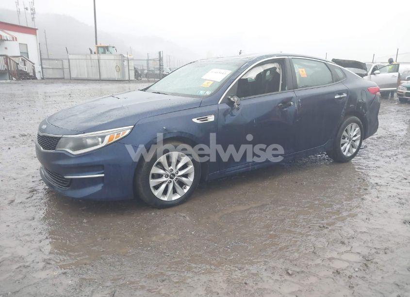 Photo 2 of 2018 Kia Optima LX (VIN 5XXGT4L30JG263690)