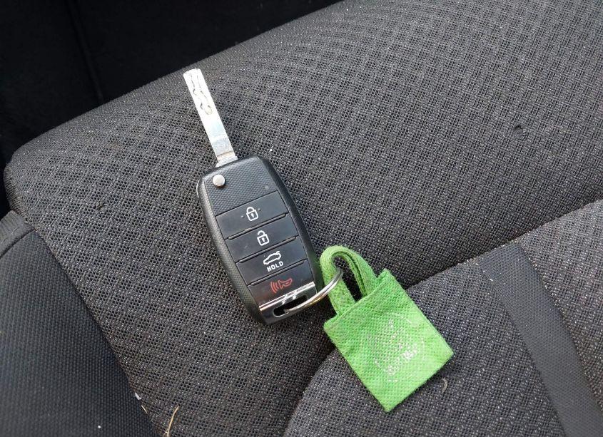 Photo 11 of 2018 Kia Optima LX (VIN 5XXGT4L30JG267030)