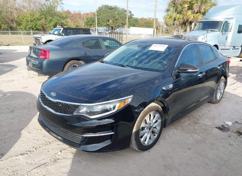 Photo 2 of 2018 Kia Optima LX (VIN 5XXGT4L30JG267030)