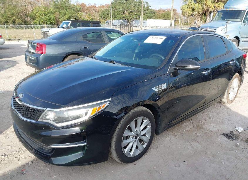 Photo 6 of 2018 Kia Optima LX (VIN 5XXGT4L30JG267030)