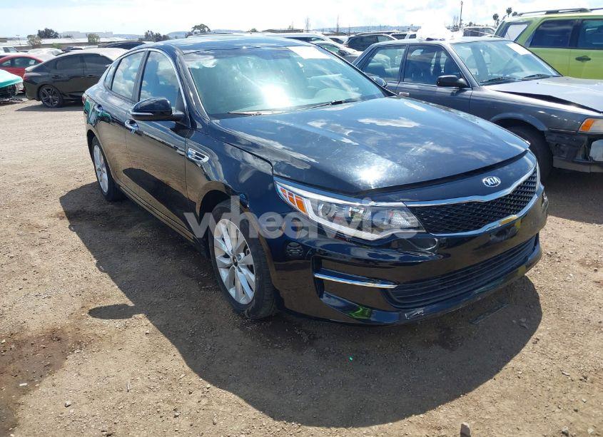 2018 Kia Optima LX (VIN 5XXGT4L30JG269859) main photo