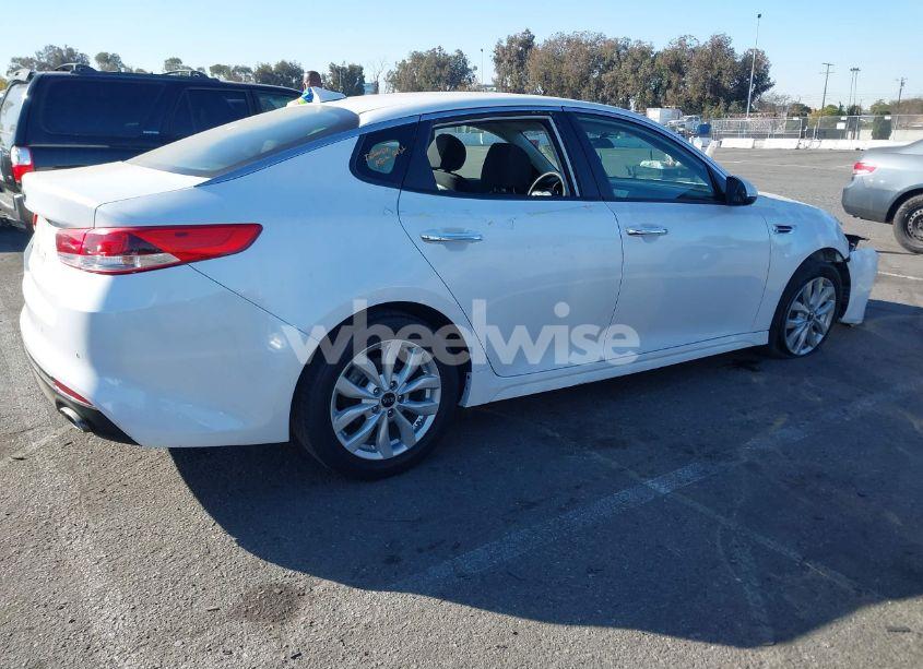 Photo 14 of 2018 Kia Optima LX (VIN 5XXGT4L30JG271255)