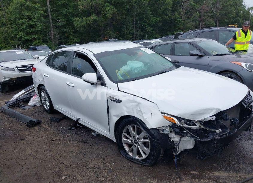 2019 Kia Optima LX (VIN 5XXGT4L30KG281916) main photo