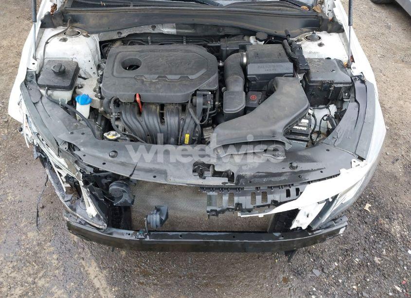 Photo 10 of 2019 Kia Optima LX (VIN 5XXGT4L30KG281916)