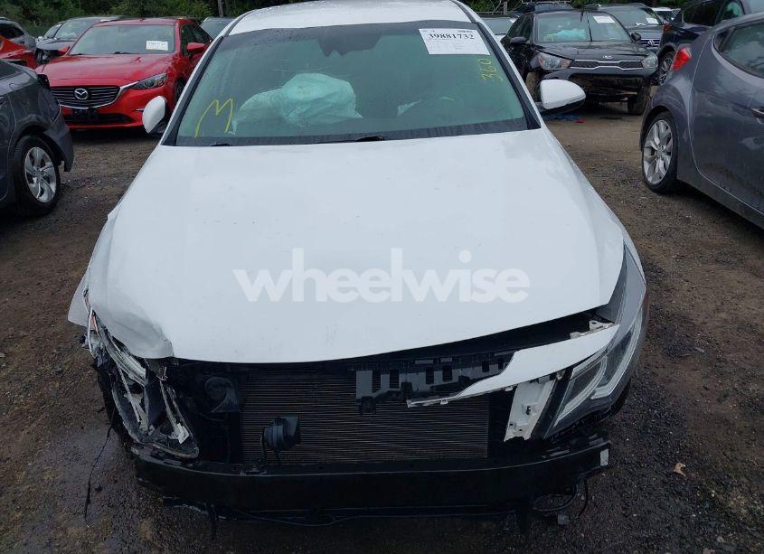 Photo 12 of 2019 Kia Optima LX (VIN 5XXGT4L30KG281916)