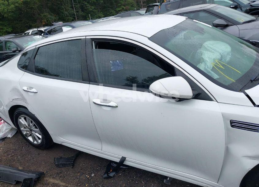 Photo 13 of 2019 Kia Optima LX (VIN 5XXGT4L30KG281916)